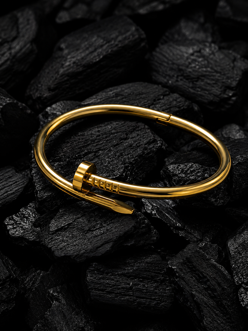 💅 Nail Handcuff Bracelet | Trendy Fashion Jewelry