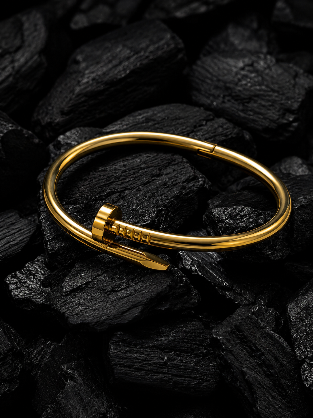 💅 Nail Handcuff Bracelet | Trendy Fashion Jewelry